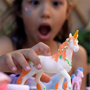 Unicorni regalo da far dipingere alle bambine 