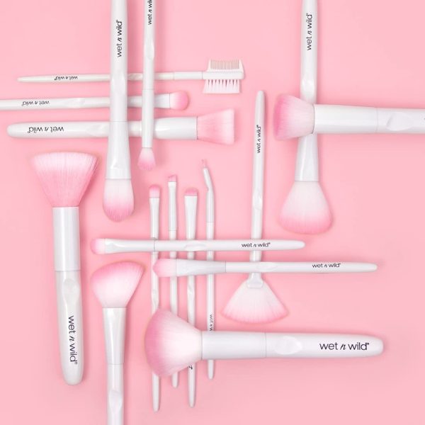 Wet n Wild, Makeup Brush, Crease Brush, Punta Allungata, Pennello Conico Affusolato per una Perfetta Applicazione dell'Ombretto nella Piega della Palpebra, Pennelli per Makeup Facili da Usare - immagine 3