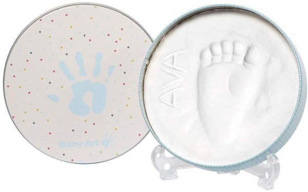 Baby Art Magic Box Scatola Tonda In Metallo Con Kit Impronta Per Calco Di Mani E Piedi Del Neonato, Regalo Nascita O Bomboniera Battesimo, Mano Azzurra - immagine 3