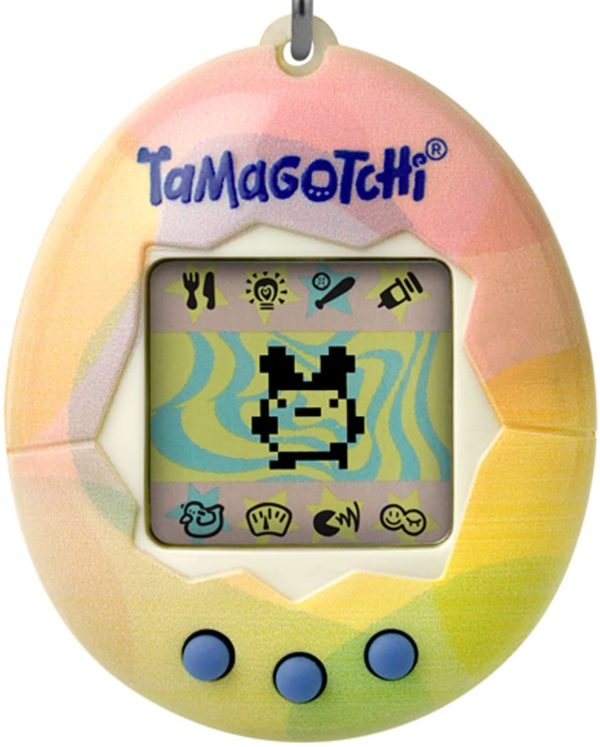 Tamagotchi 42884NBNP - Gioco originale con guscio a tema bolle pastello, animaletto domestico virtuale da curare e nutrire, con catenella per il gioco in movimento - immagine 2