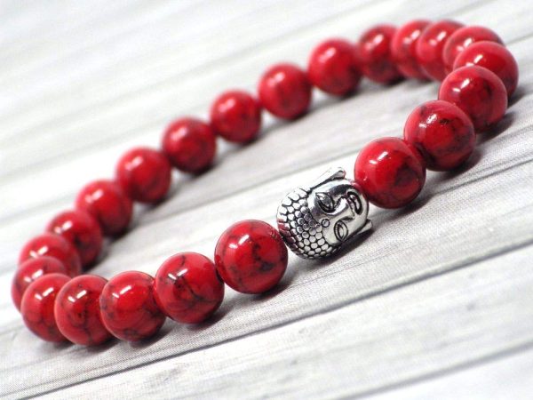 Bracciale donna etnico Zen Thurcolas in perle di turchese ricostituite colorate di rosso e Buddha in metallo argentato - immagine 3