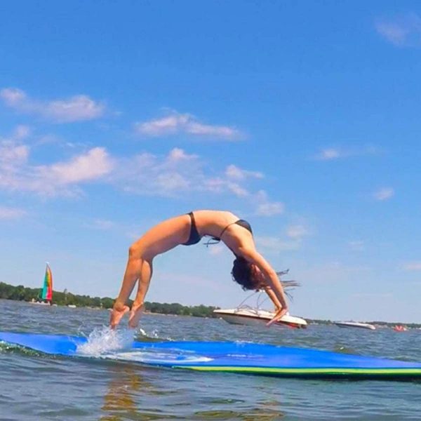 Tappetino Galleggiante per Piscina, Materiale XPE, Leggero E Veloce da Riporre, Impermeabile E Resistente agli Strappi, Adatto per Prendere Il Sole, Parco Giochi per Bambini, Sport Acquatici - immagine 3