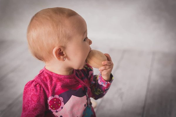 Cestino dei Tesori Montessori, 14 Oggetti in Legno per Bambino Fatto a Mano, Giocattoli Bebe +6 Mesi - immagine 4