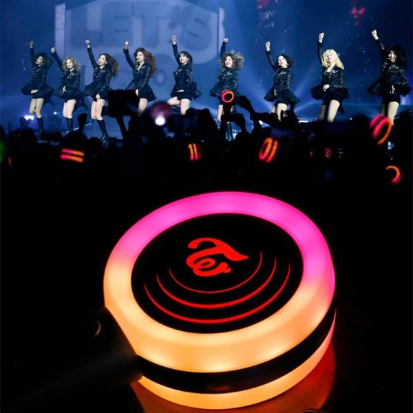 Twice Light Stick Ver.2 Official Luce Caramella Di Qualit??, Collega L'app Mobile Tramite Bluetooth Per Cambiare La Modalit?? E Il Colore Della Luce - immagine 5