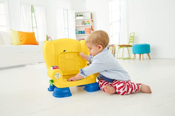 Fisher-Price La Poltroncina di Cagnolino, Seggiolina Educativa per Imparare Suoni, Musica e Frasi, Giocattolo per Bambini di 12 + Mesi, HBB71, Imballaggio Sostenibile - immagine 2