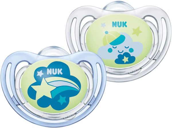 Nuk Ciuccio Freestyle Night | 0-6 mesi | Succhietti che si illuminano al buio | Silicone senza BPA | Nuvole Blu | 2 pezzi - 60 g - immagine 2