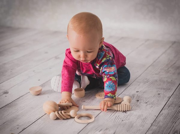 Cestino dei Tesori Montessori, 14 Oggetti in Legno per Bambino Fatto a Mano, Giocattoli Bebe +6 Mesi - immagine 5