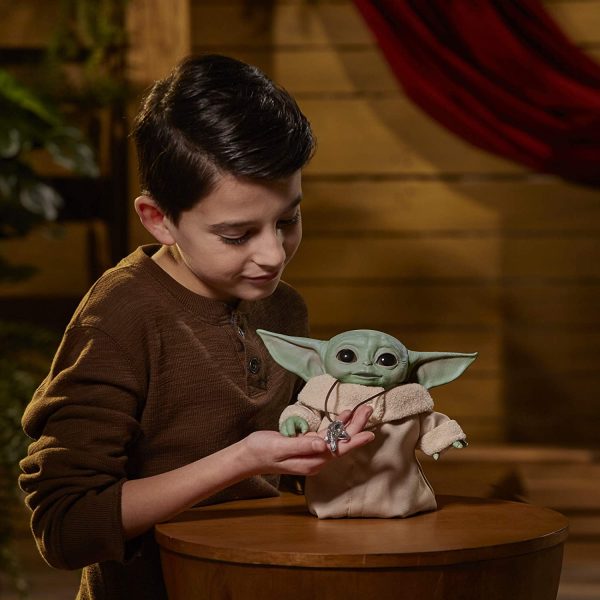 Hasbro Star Wars - The Child Animatronic Edition, Giocattolo con Oltre 25 Combinazioni di Suoni e movimenti, conosciuto Anche Come Baby Yoda, Serie Disney+ The Mandalorian, Multicolore, taglia unica - immagine 2