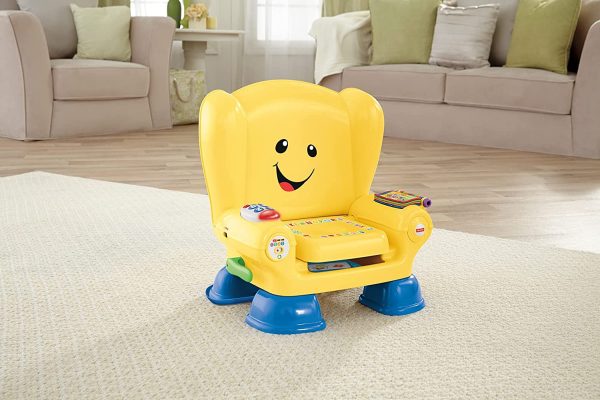 Fisher-Price La Poltroncina di Cagnolino, Seggiolina Educativa per Imparare Suoni, Musica e Frasi, Giocattolo per Bambini di 12 + Mesi, HBB71, Imballaggio Sostenibile