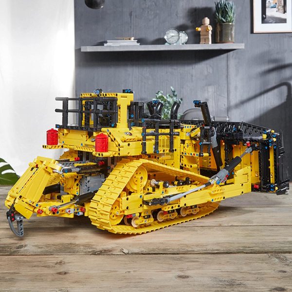 LEGO Technic Bulldozer Cat? D11 Controllato Da App, Set per Adulti, Telecomandata & Technic 6x6 Volvo Camion Articolato, Auto Ribaltabile RC Volvo, Set di Costruzioni, 42114 - immagine 6