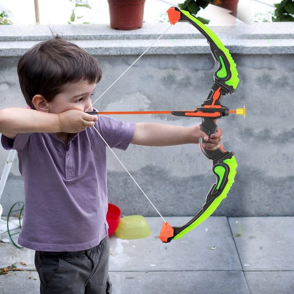 Oramics Set per tiro ad arco, 1 bersaglio, 1 supporto per freccia, 3 frecce, 1 frecce a LED, arco per bambini a partire dai 6 anni ?C Set di giocattoli per ragazzi e ragazze ?C gioco per interni ed esterni - immagine 6