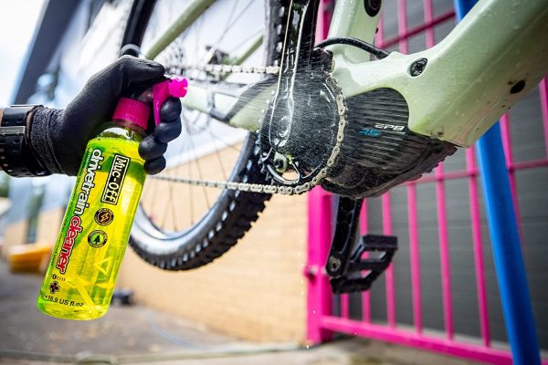 Bio Drivetrain Cleaner, 500 ml - Spray Pulisci Catena Bici e Sgrassatore Catena Bici - Efficace e Biodegradabile - per la Pulizia Catena Bici di Ogni Tipo - immagine 4