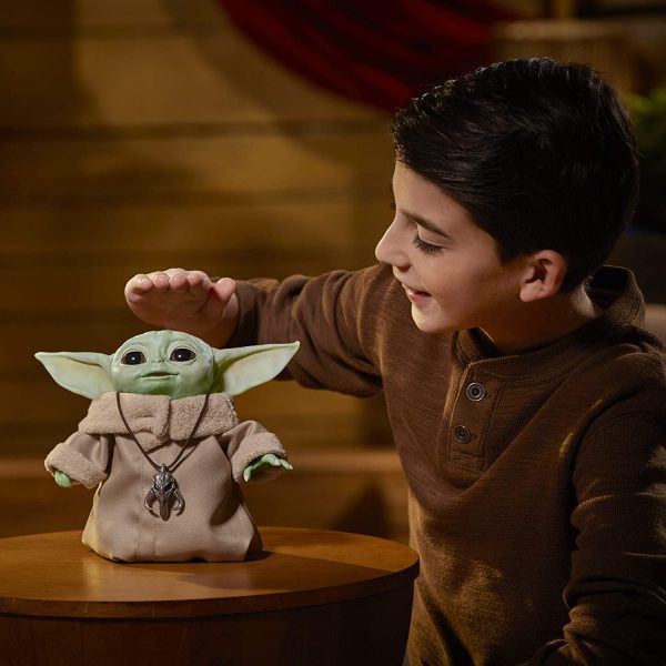 Hasbro Star Wars - The Child Animatronic Edition, Giocattolo con Oltre 25 Combinazioni di Suoni e movimenti, conosciuto Anche Come Baby Yoda, Serie Disney+ The Mandalorian, Multicolore, taglia unica - immagine 4