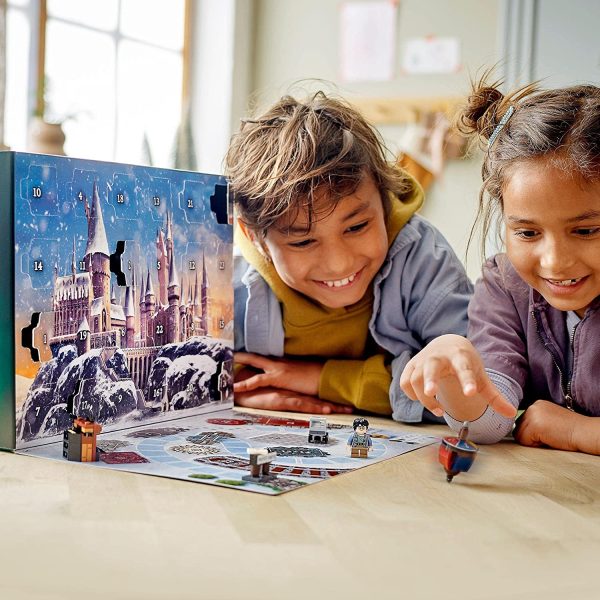 LEGO Harry Potter Calendario dell'Avvento 2021, e Gioco da Tavolo per Bambini dai 7 Anni con 6 LEGO Minifigures, 76390 - immagine 4