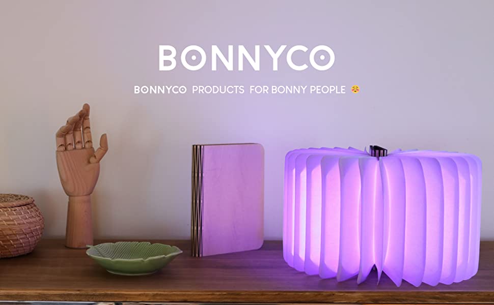 Bonnyco è un brand per regali, decorazioni e giochi originali. Questa è una lampada libro