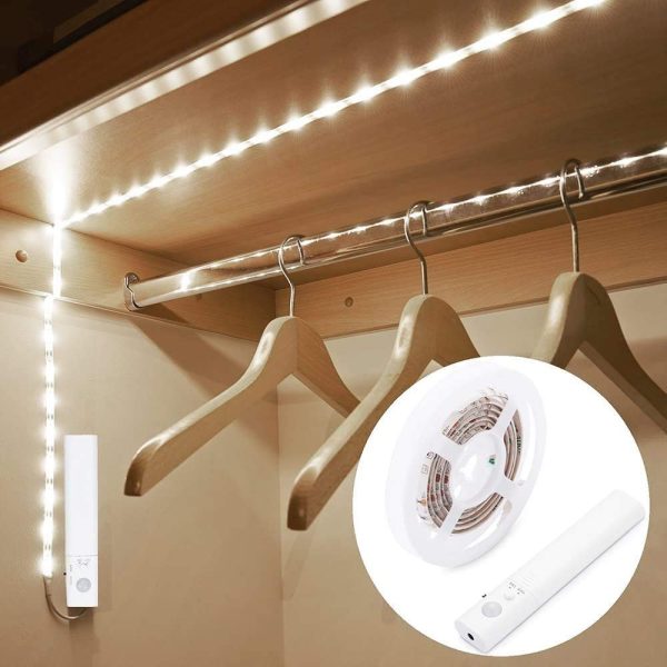 Luce Armadio,  1M LED Striscia con Sensore di Movimento, Luci LED a Batteria per camera da letto, Scale, Corridoio, Cucina, Guardaroba etc-Auto/On/Off - immagine 2