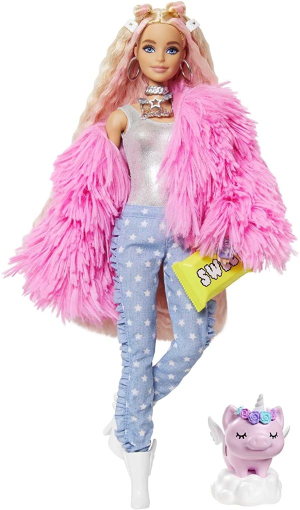 Barbie Extra n.3 - Bambola Snodata con Pelliccia Rosa e Maialino-Unicorno - 15 Accessori - Look Fashion con Ciocche Rossa - Regalo per Bambini 3+ Anni