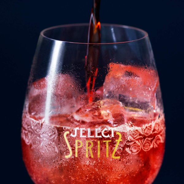 Select - L'aperitivo per l'autentico Spritz veneziano. Bottiglia da 1lt, Vol. 17,5%. - immagine 3