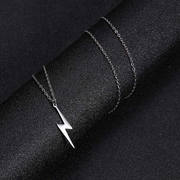 Amaxer - Collana minimalista con ciondolo a forma di lama, stile punk rock, unisex - immagine 3