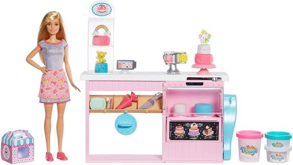 Barbie La Pasticceria Playset con Bambola Bionda, Isola per Cucinare, Forno e Accessori, Giocattolo per Bambini 4+ Anni