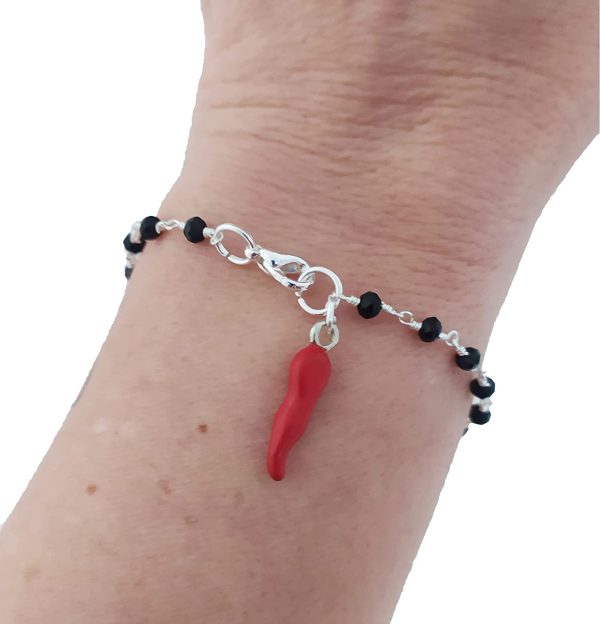 Bracciale stile rosario realizzato a mano colore argento, cristalli neri e CORNETTO ROSSO PORTAFORTUNA. - immagine 3