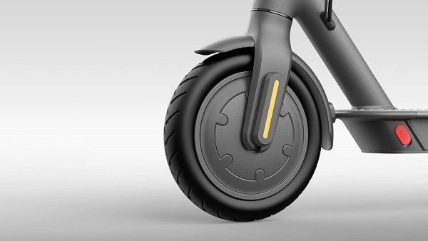 Xiaomi Mi Electric Scooter Essential, Monopattino Elettrico, Versione Amazon con Lucchetto Incluso, 20 Km di Autonomia, Velocità fino a 20 Km/h, Sistema KERS e freni a disco, Nero, Versione Italiana - immagine 2