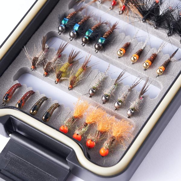 Bassdash Fly Fishing Flies Kit Assortimento di Mosche Trota Bass Fishing con Fly Box, 36/64/72/76/80/96 Pezzi con Mosche secche/bagnate, ninfe, Stelle filanti, Popper - immagine 3