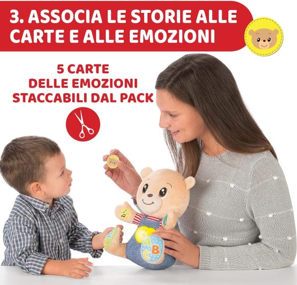 Chicco Teddy Orso delle Emozioni, Peluche Evolutivo Interattivo Bilingue Italiano/Inglese, Gioco Educativo con Emozioni, Numeri e Lettere, Pupazzo con Luci e Canzoni - Giochi Bambini 6 Mesi - 5 Anni - immagine 4