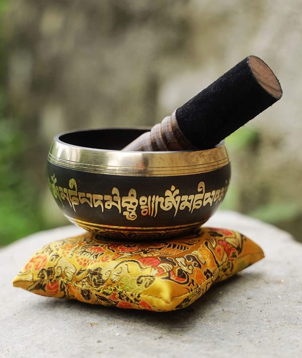 Himalayan Bazaar - Set con campana tibetana, facile da suonare, realizzato a mano, per meditazione tramite il suono, 10 cm, per la guarigione dei 7 chakra