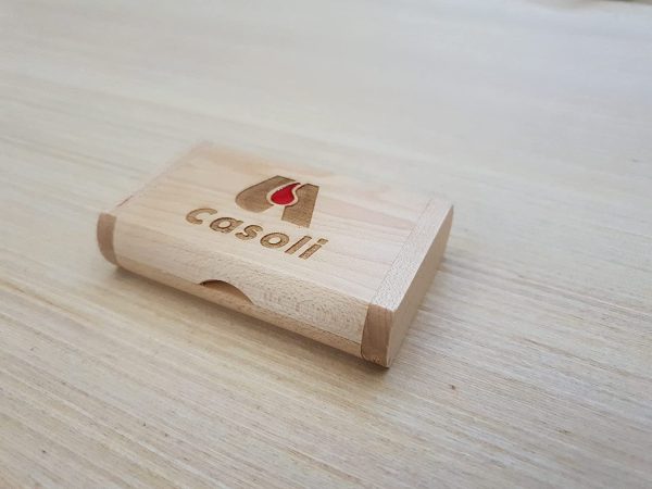 Chiavetta - pennetta USB/Pendrive 16 GB 2.0 in legno con custodia personalizzata - personalizzala con il tuo nome! Regalo originale - festa della mamma, regalo maestre