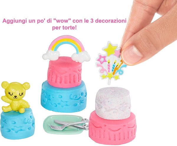 Barbie La Pasticceria Playset con Bambola Bionda, Isola per Cucinare, Forno e Accessori, Giocattolo per Bambini 4+ Anni - immagine 4